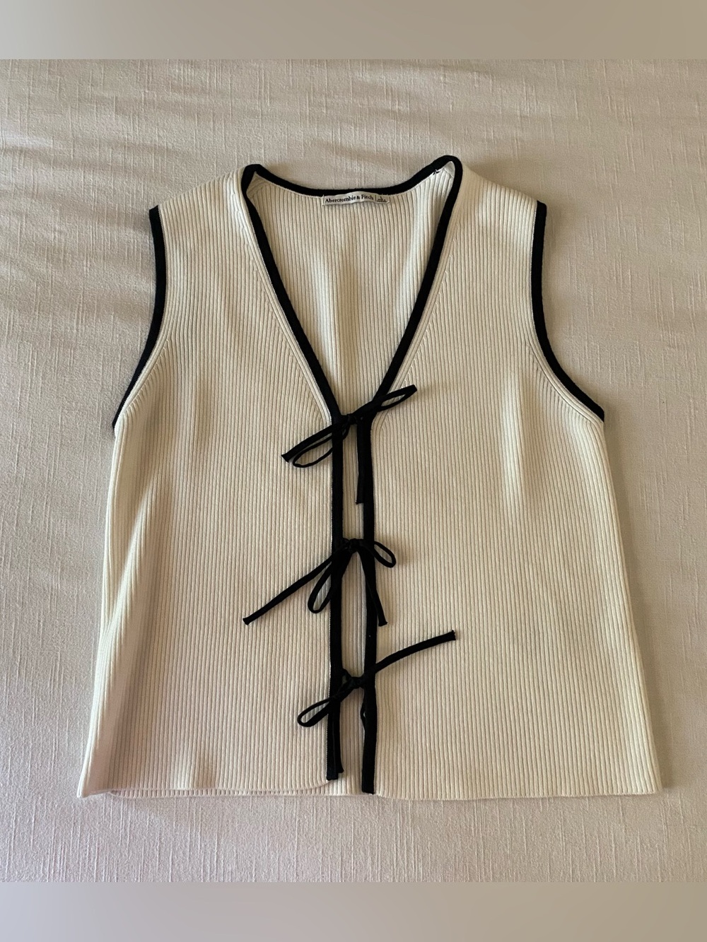 Cream Ribbed Tie-Front Sleeveless Top with Black Trim